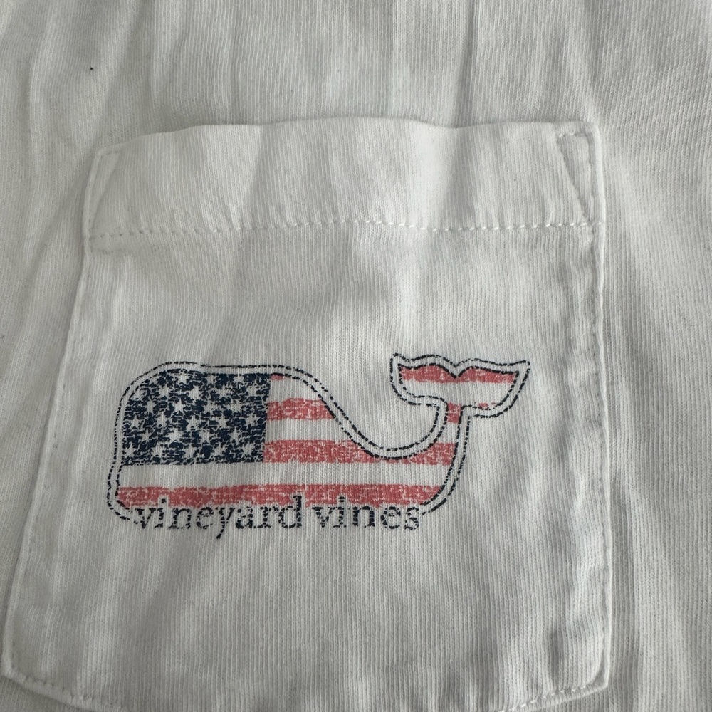 Men’s worn Vinyard vines T
